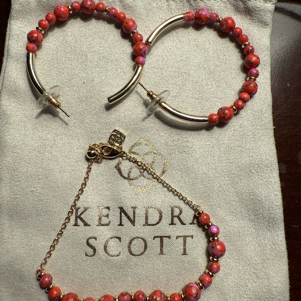 Kendra Scott Coral Pinkish  Beaded Hoop Earrings and Bracelet Set - Picture 4 of 4
